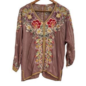 Johnny Was Evangeline Floral Embroidered Bohemian Dusty Muave Pink Lagenlook Top
